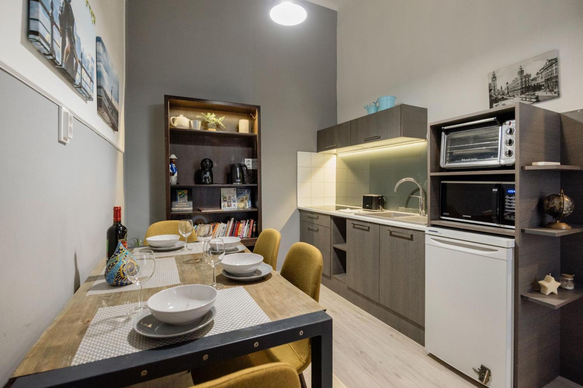Urban Tranquillity By The Main Shopping Street Apartment Будапеща Екстериор снимка