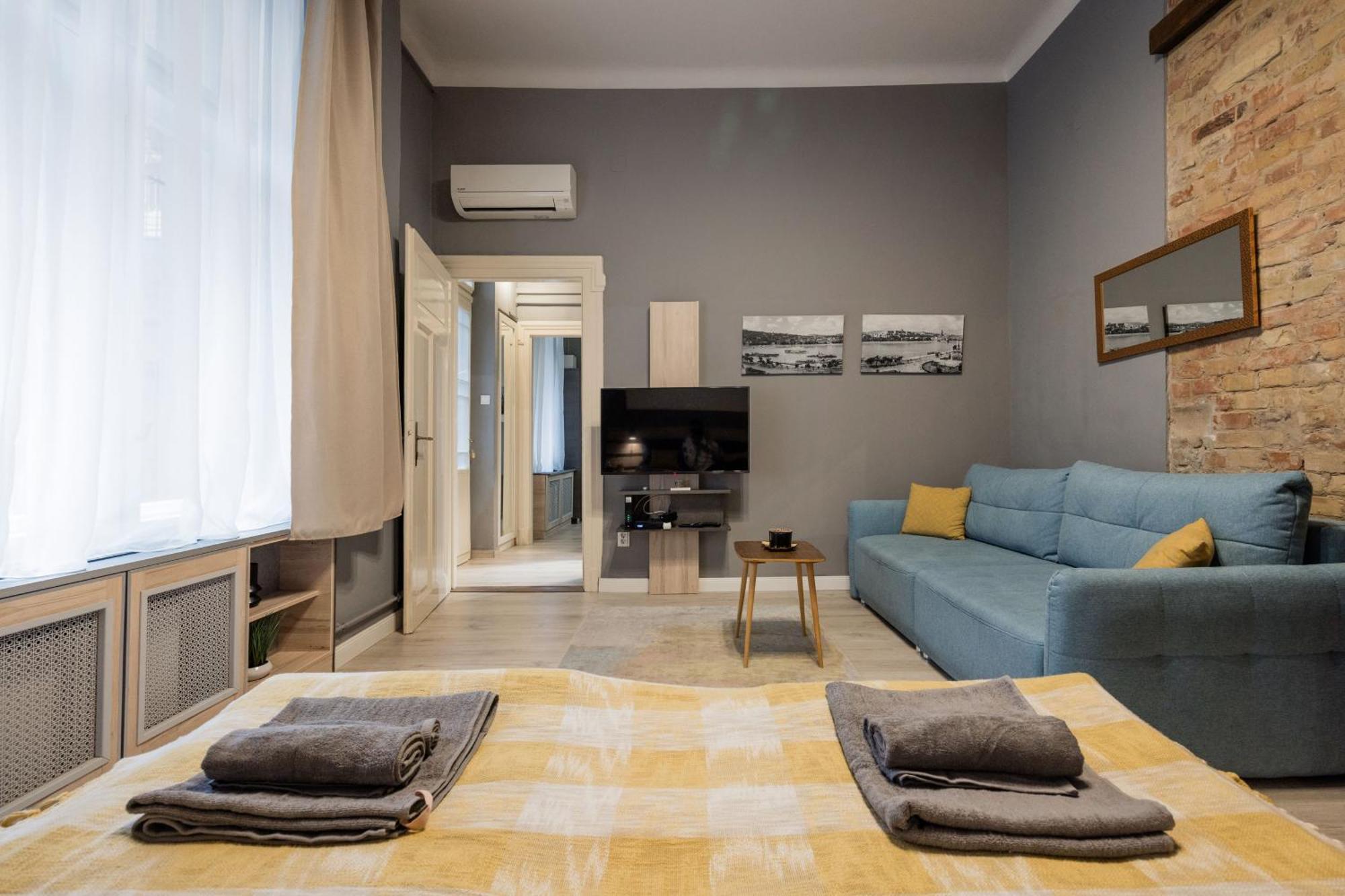 Urban Tranquillity By The Main Shopping Street Apartment Будапеща Екстериор снимка