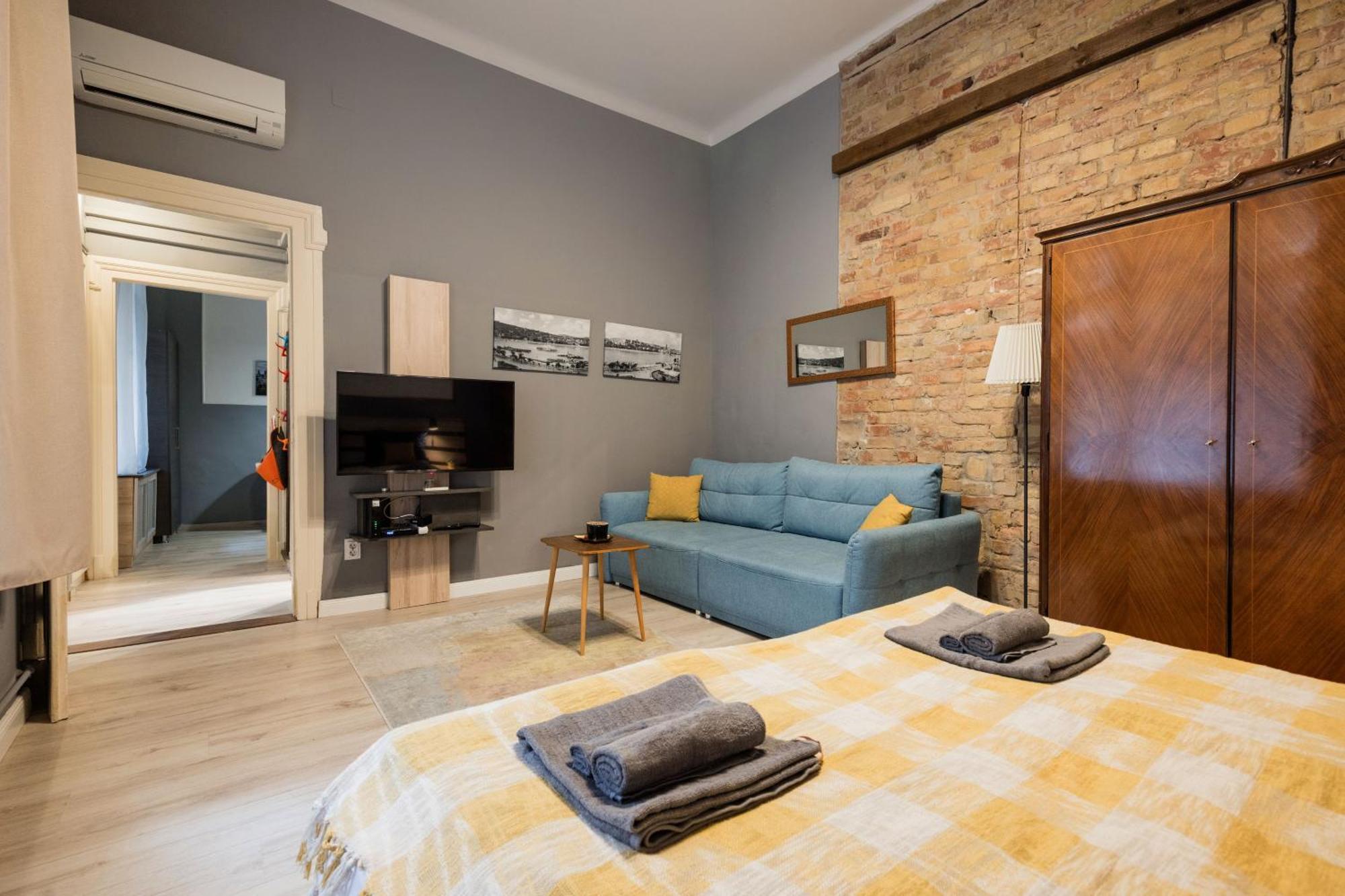 Urban Tranquillity By The Main Shopping Street Apartment Будапеща Екстериор снимка