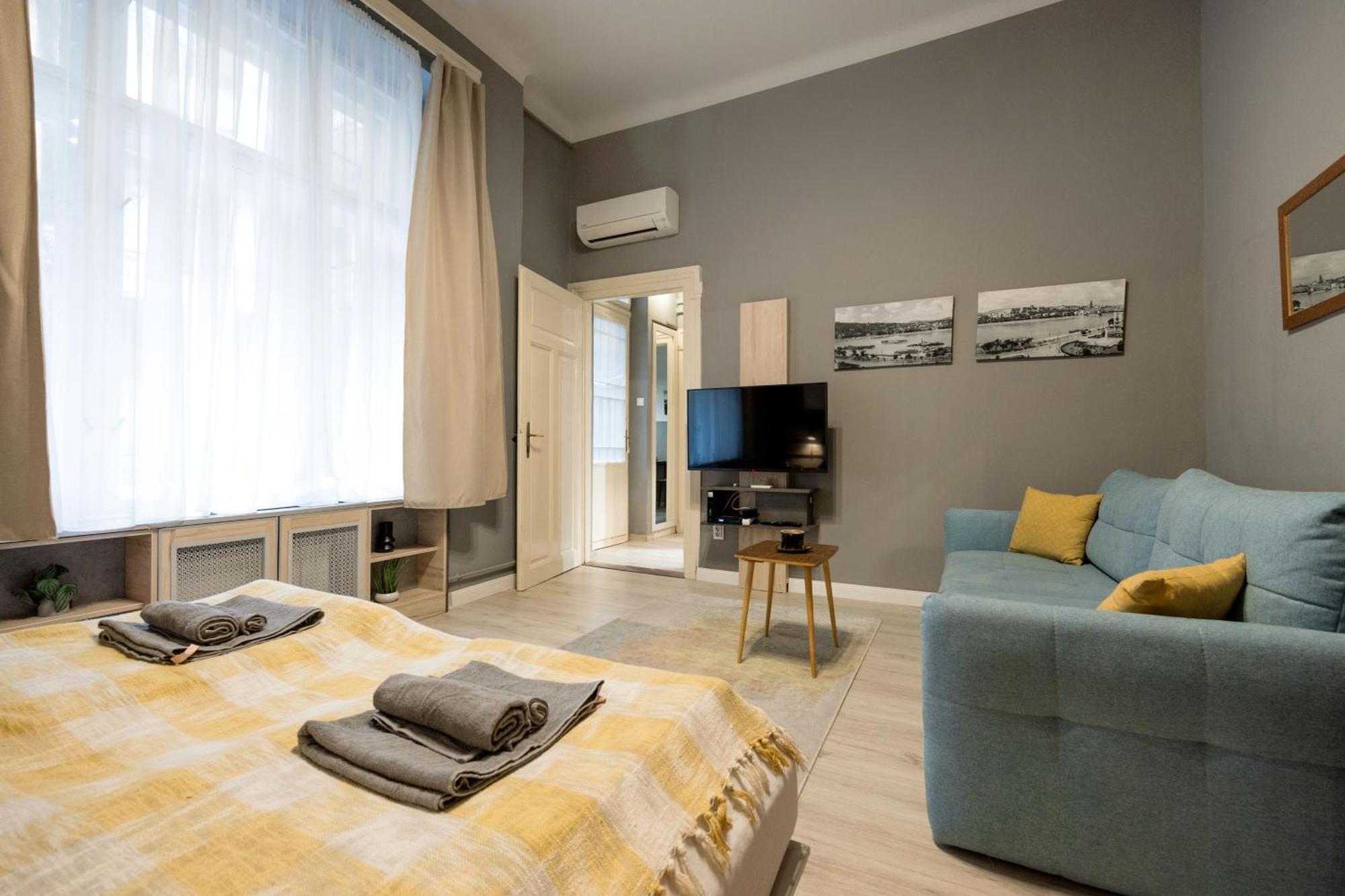 Urban Tranquillity By The Main Shopping Street Apartment Будапеща Екстериор снимка